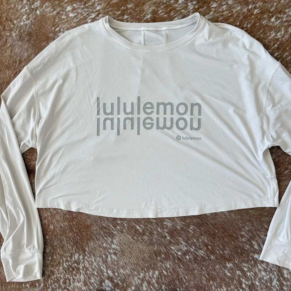 Lululemon Muscle Love White Longsleeve Cropped Shirt - Picture 4 of 6